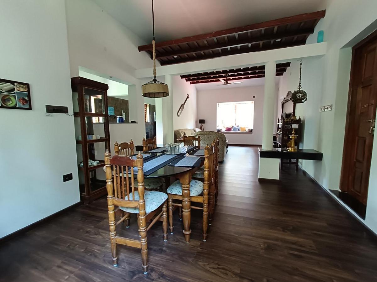 Anandam Stays - Premium 3Bhk Plush Homestay, Vaikom Near Kumarakom Exteriör bild