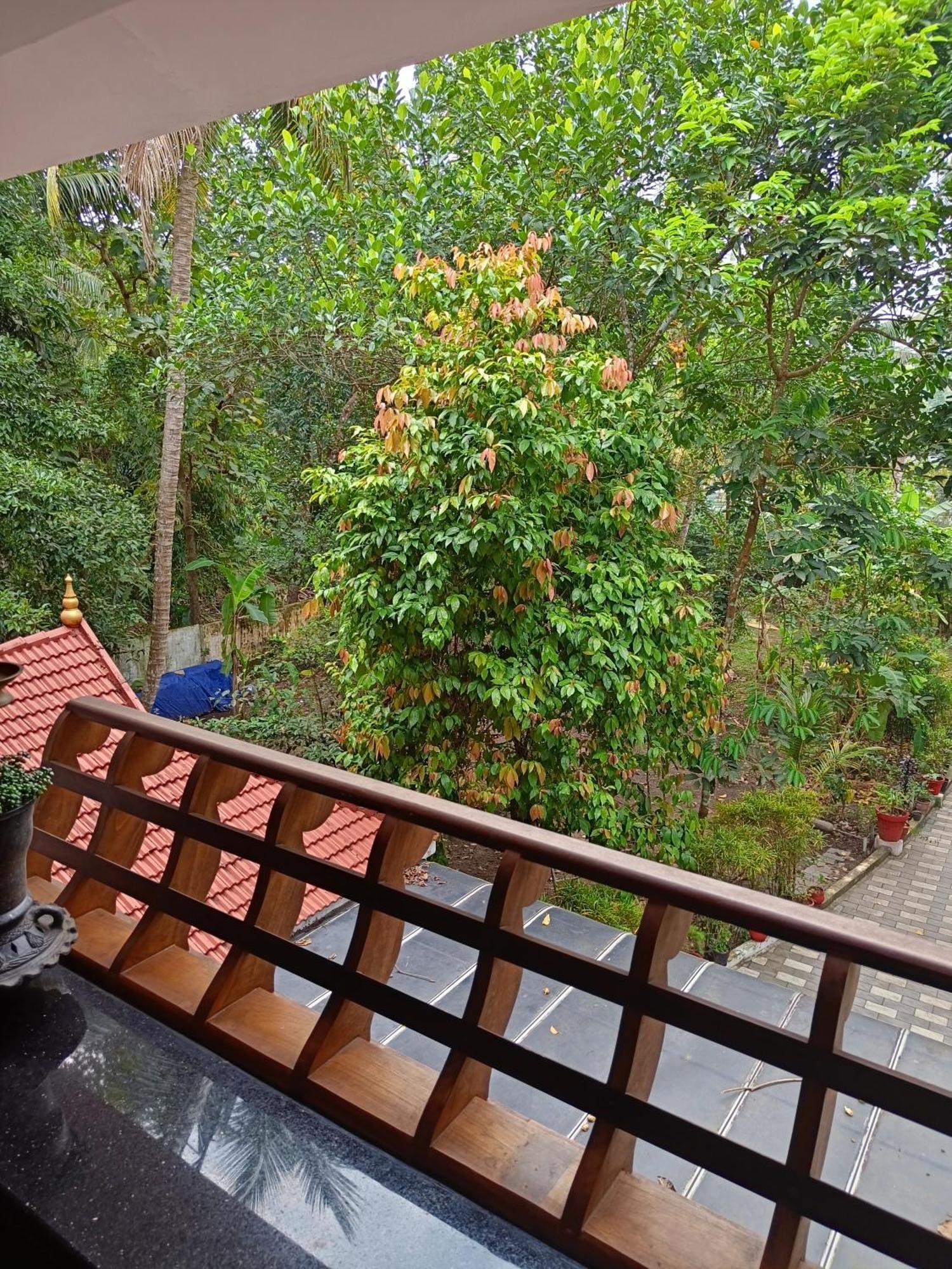 Anandam Stays - Premium 3Bhk Plush Homestay, Vaikom Near Kumarakom Exteriör bild
