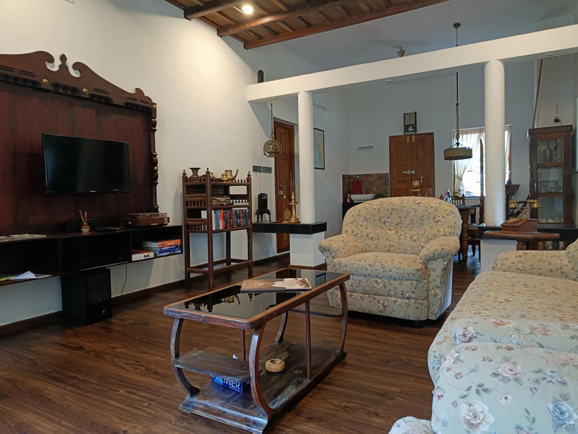 Anandam Stays - Premium 3Bhk Plush Homestay, Vaikom Near Kumarakom Exteriör bild